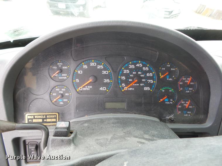 image for item BI9172 2005 International DuraStar 4300 personnel transport truck