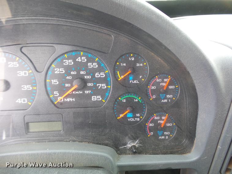 image for item BI9172 2005 International DuraStar 4300 personnel transport truck