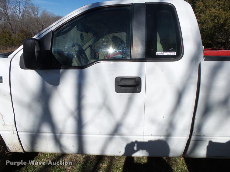 image for item BM9515 2005 Ford F150 SuperCab pickup truck