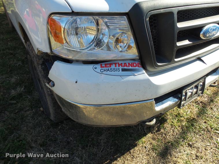 image for item BM9515 2005 Ford F150 SuperCab pickup truck