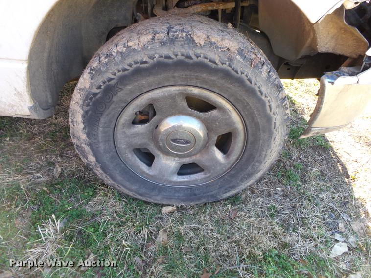 image for item BM9515 2005 Ford F150 SuperCab pickup truck