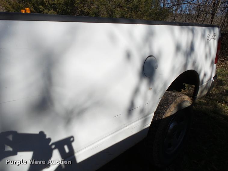 image for item BM9515 2005 Ford F150 SuperCab pickup truck