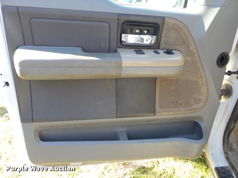 image for item BM9515 2005 Ford F150 SuperCab pickup truck