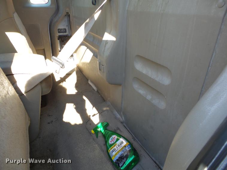 image for item BM9515 2005 Ford F150 SuperCab pickup truck