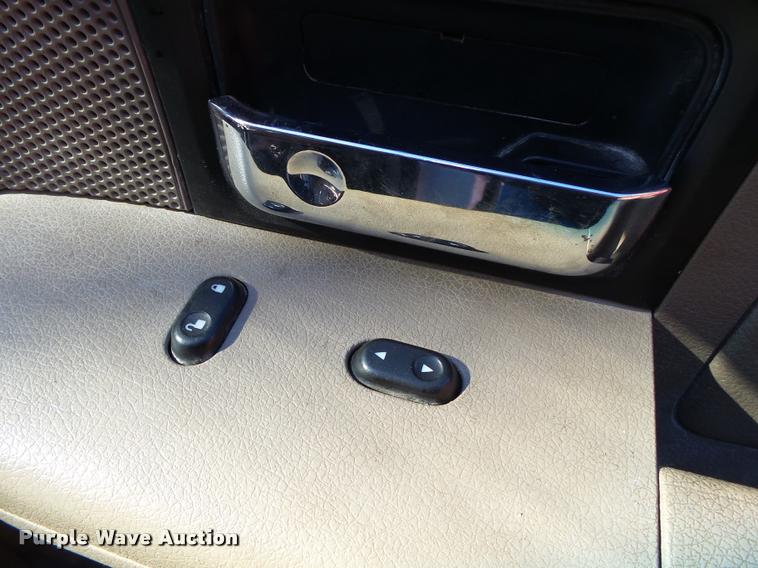 image for item BM9515 2005 Ford F150 SuperCab pickup truck