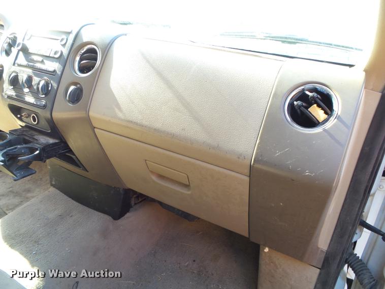 image for item BM9515 2005 Ford F150 SuperCab pickup truck