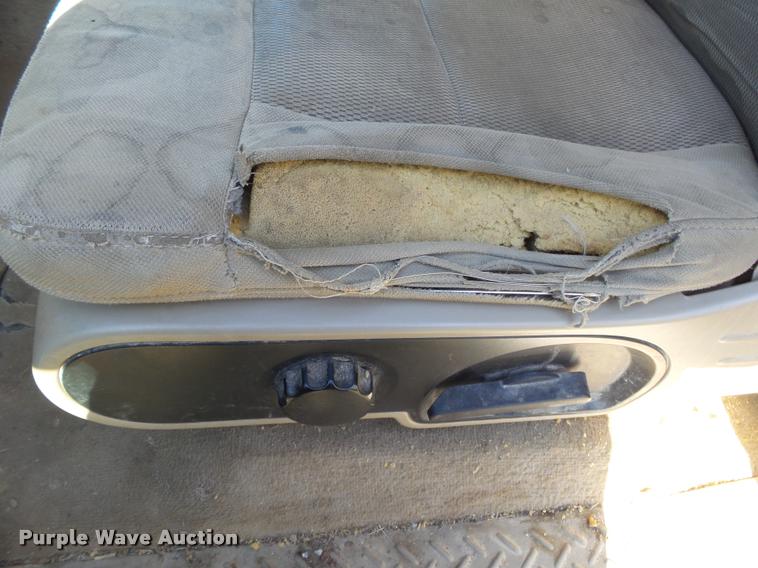 image for item BM9515 2005 Ford F150 SuperCab pickup truck