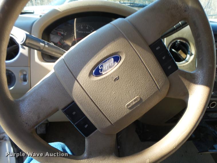 image for item BM9515 2005 Ford F150 SuperCab pickup truck