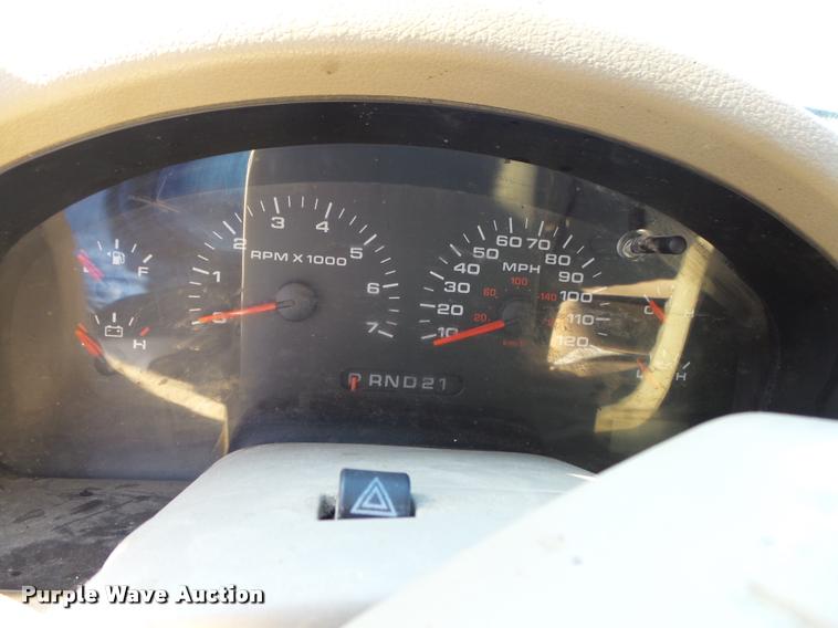 image for item BM9515 2005 Ford F150 SuperCab pickup truck