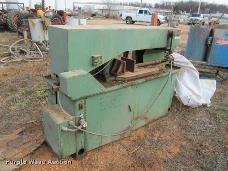 image for item BT9094 Do All C9 band saw