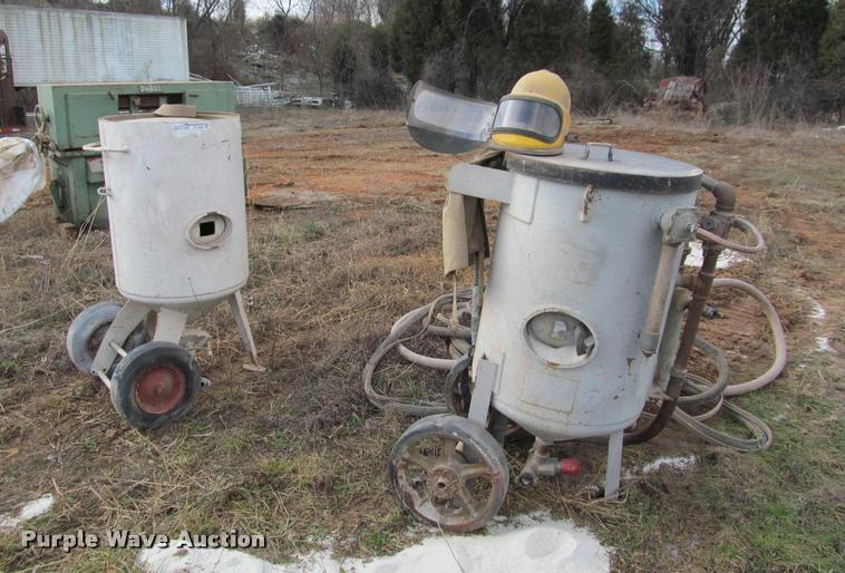 image for item BT9095 (2) sandblasters