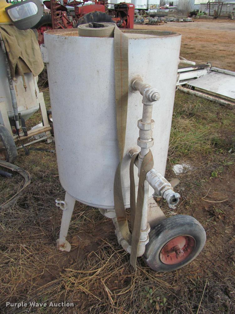 image for item BT9095 (2) sandblasters