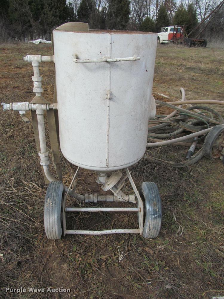 image for item BT9095 (2) sandblasters