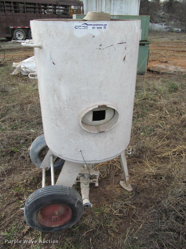 image for item BT9095 (2) sandblasters