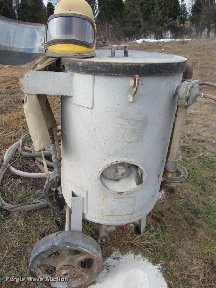 image for item BT9095 (2) sandblasters