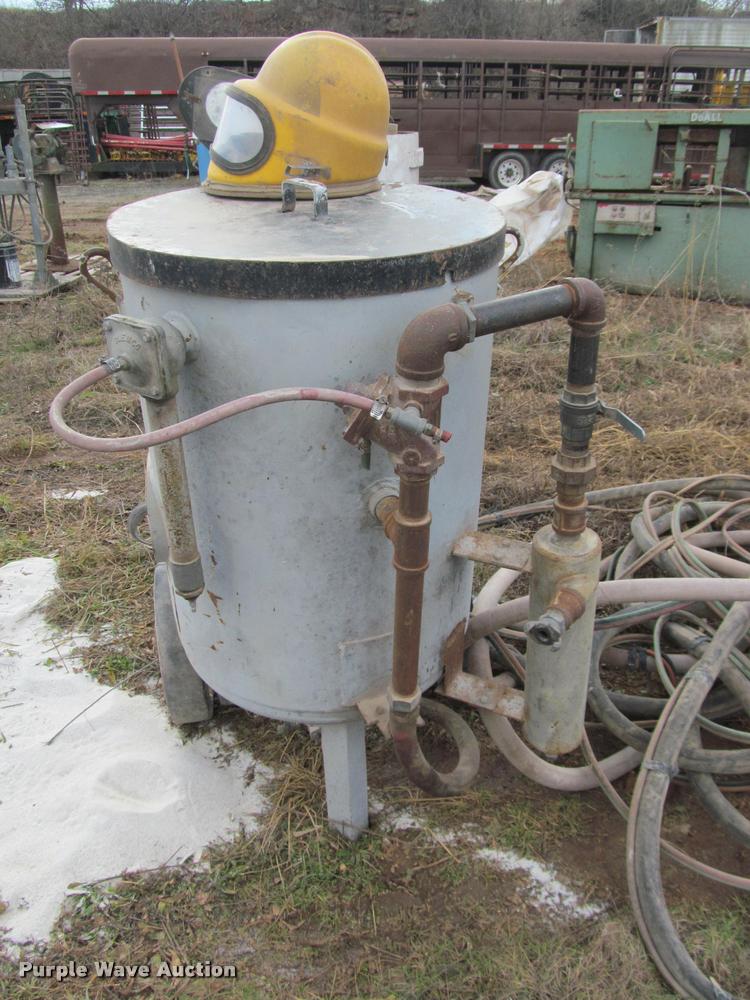 image for item BT9095 (2) sandblasters