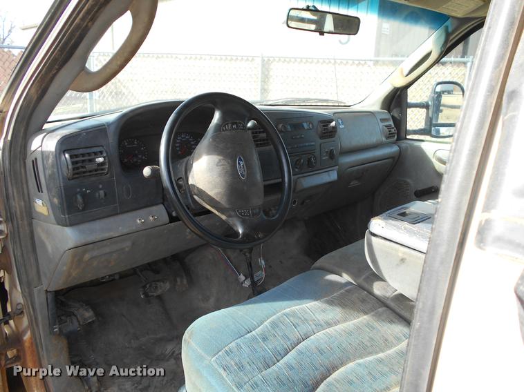 image for item BU9418 2006 Ford F250 Super Duty SuperCab flatbed pickup truck