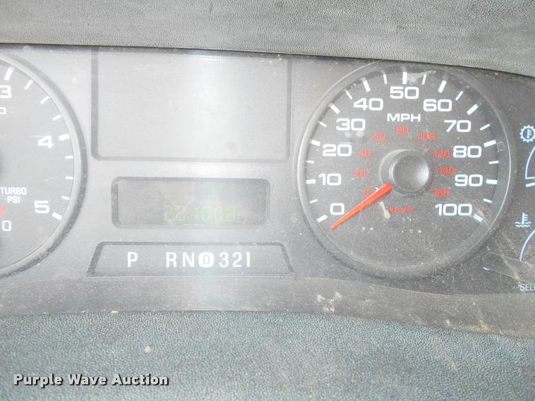 image for item BU9418 2006 Ford F250 Super Duty SuperCab flatbed pickup truck