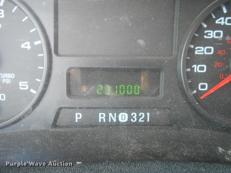 image for item BU9418 2006 Ford F250 Super Duty SuperCab flatbed pickup truck