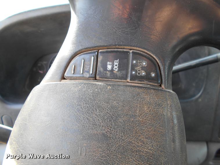 image for item BU9418 2006 Ford F250 Super Duty SuperCab flatbed pickup truck