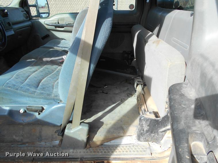 image for item BU9418 2006 Ford F250 Super Duty SuperCab flatbed pickup truck