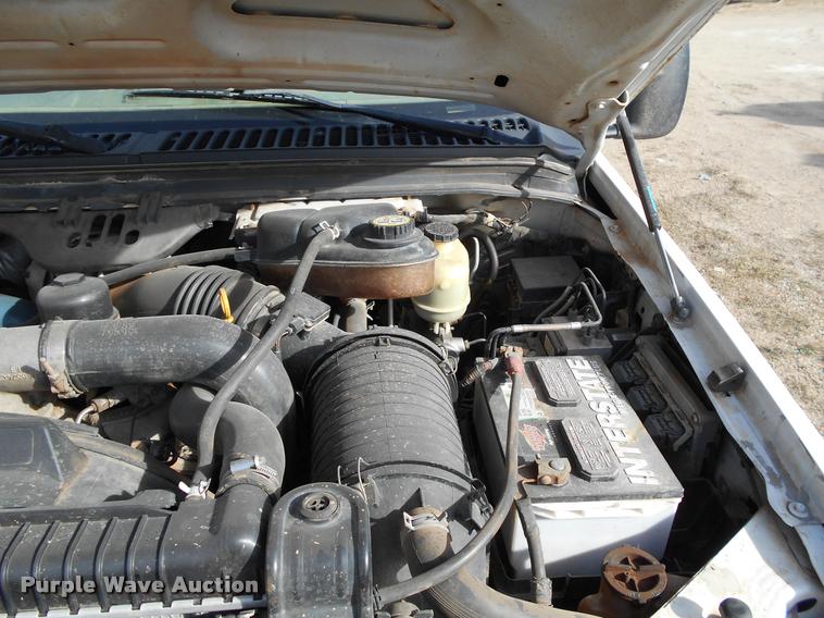 image for item BU9418 2006 Ford F250 Super Duty SuperCab flatbed pickup truck