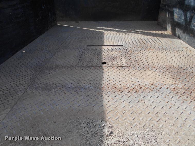 image for item BU9418 2006 Ford F250 Super Duty SuperCab flatbed pickup truck