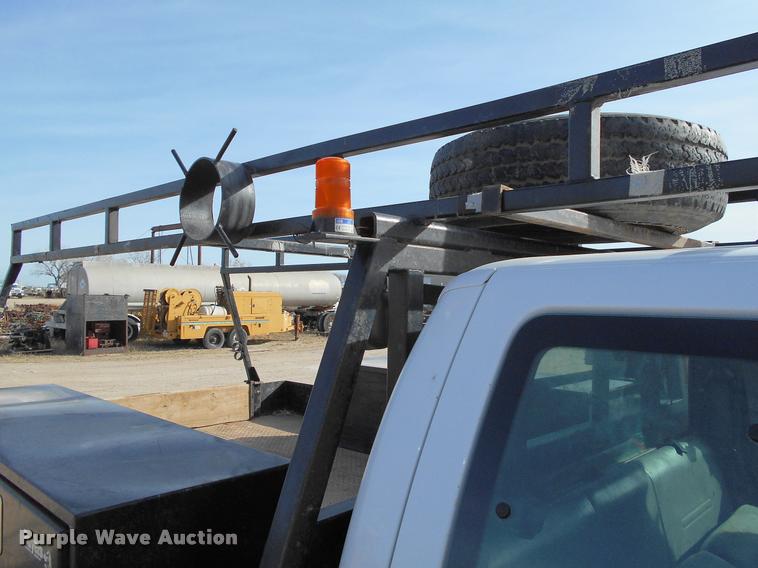 image for item BU9418 2006 Ford F250 Super Duty SuperCab flatbed pickup truck