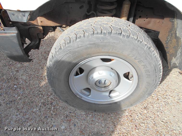 image for item BU9418 2006 Ford F250 Super Duty SuperCab flatbed pickup truck