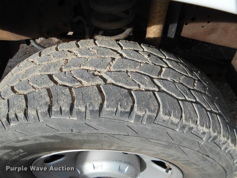 image for item BU9418 2006 Ford F250 Super Duty SuperCab flatbed pickup truck