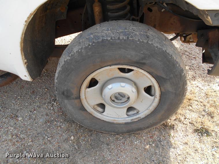 image for item BU9418 2006 Ford F250 Super Duty SuperCab flatbed pickup truck