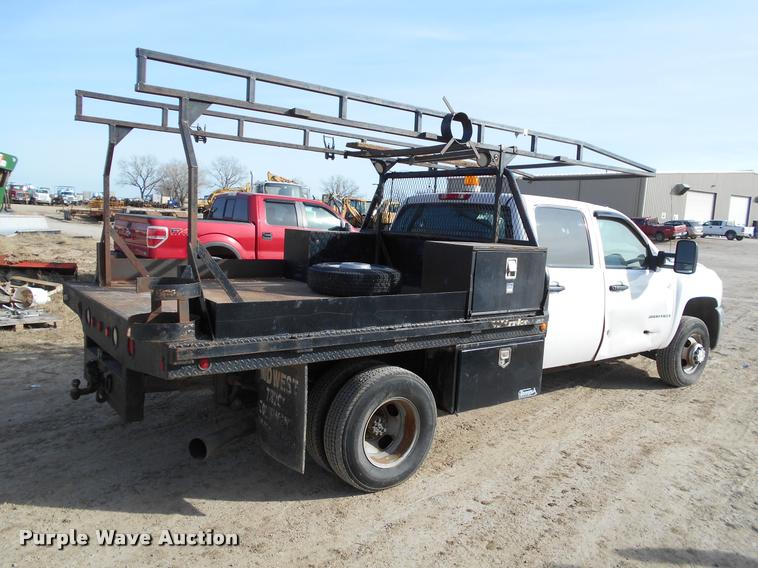 image for item BU9423 2007 Chevrolet Silverado 3500HD Ext. Cab flatbed pickup truck
