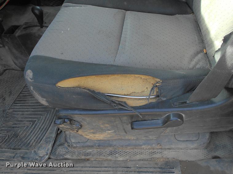 image for item BU9423 2007 Chevrolet Silverado 3500HD Ext. Cab flatbed pickup truck