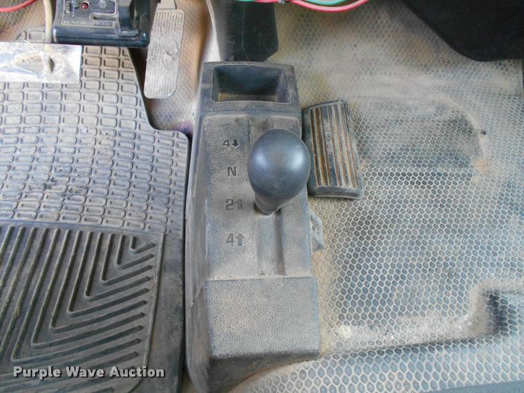 image for item BU9423 2007 Chevrolet Silverado 3500HD Ext. Cab flatbed pickup truck