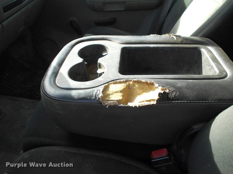 image for item BU9423 2007 Chevrolet Silverado 3500HD Ext. Cab flatbed pickup truck