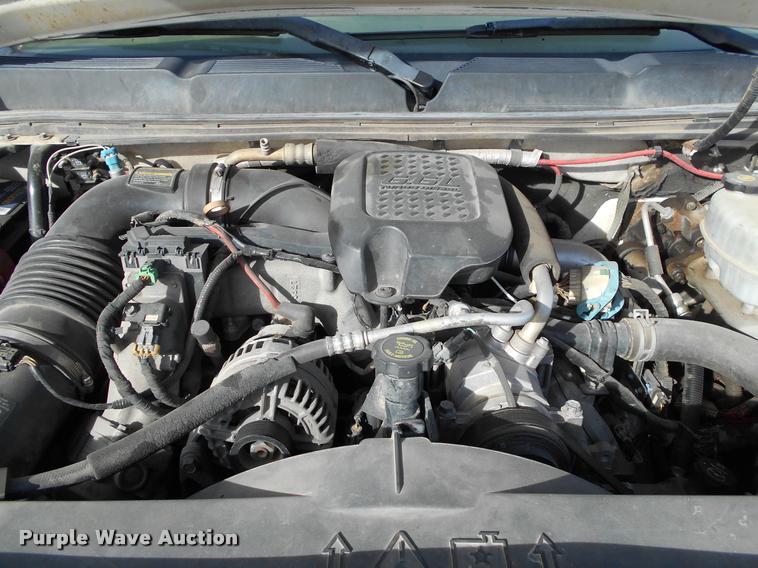 image for item BU9423 2007 Chevrolet Silverado 3500HD Ext. Cab flatbed pickup truck