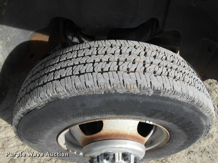 image for item BU9423 2007 Chevrolet Silverado 3500HD Ext. Cab flatbed pickup truck