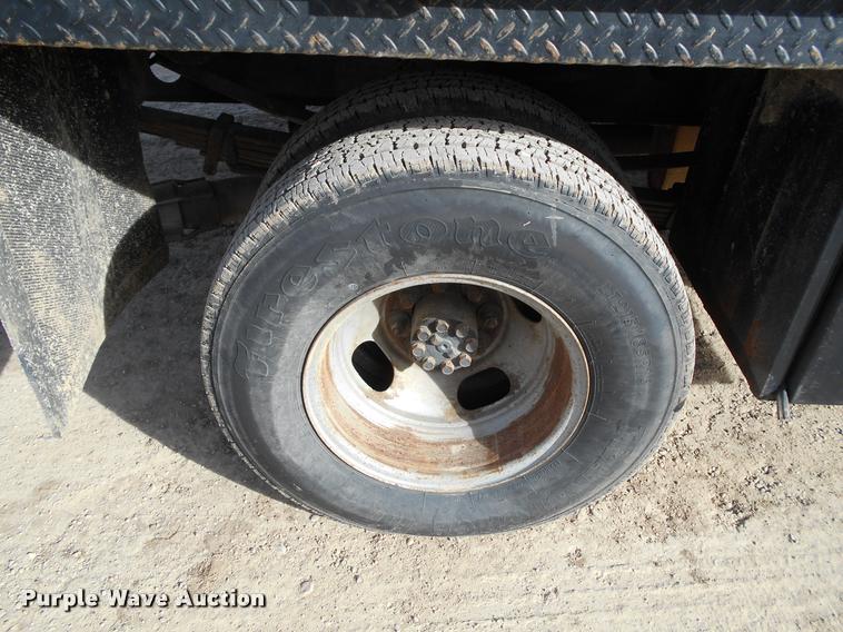 image for item BU9423 2007 Chevrolet Silverado 3500HD Ext. Cab flatbed pickup truck