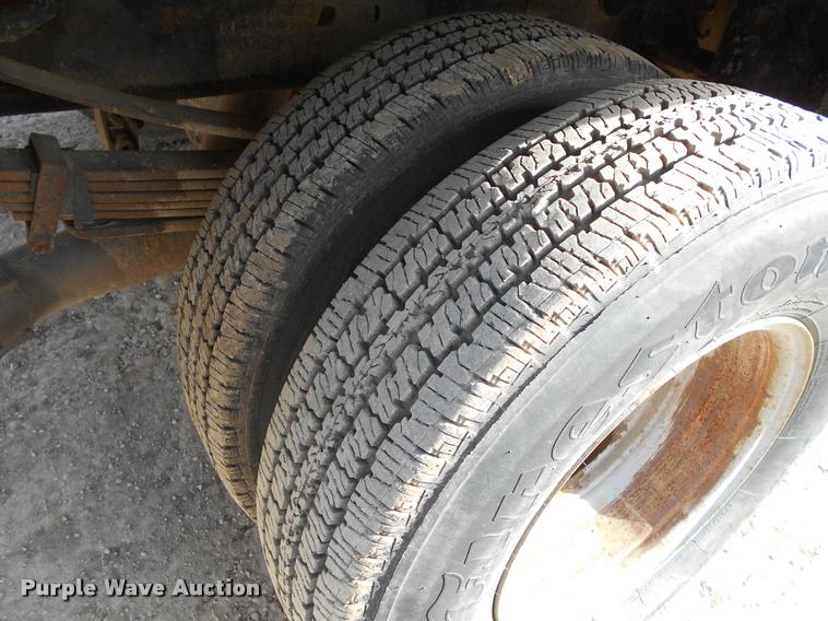 image for item BU9423 2007 Chevrolet Silverado 3500HD Ext. Cab flatbed pickup truck