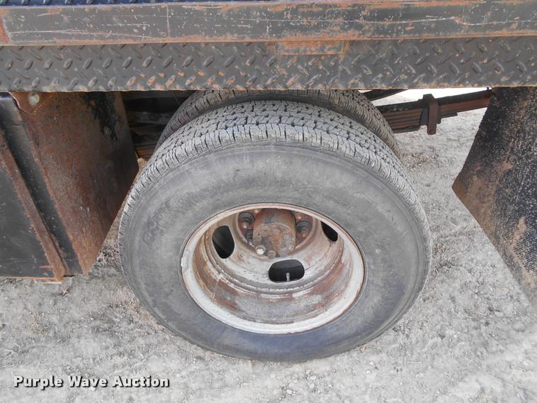 image for item BU9423 2007 Chevrolet Silverado 3500HD Ext. Cab flatbed pickup truck