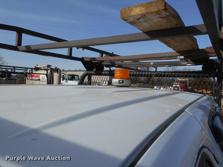 image for item BU9423 2007 Chevrolet Silverado 3500HD Ext. Cab flatbed pickup truck