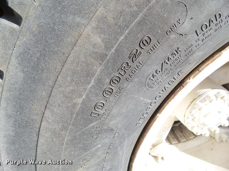 image for item BZ9976 1997 Ford F800 refuse truck