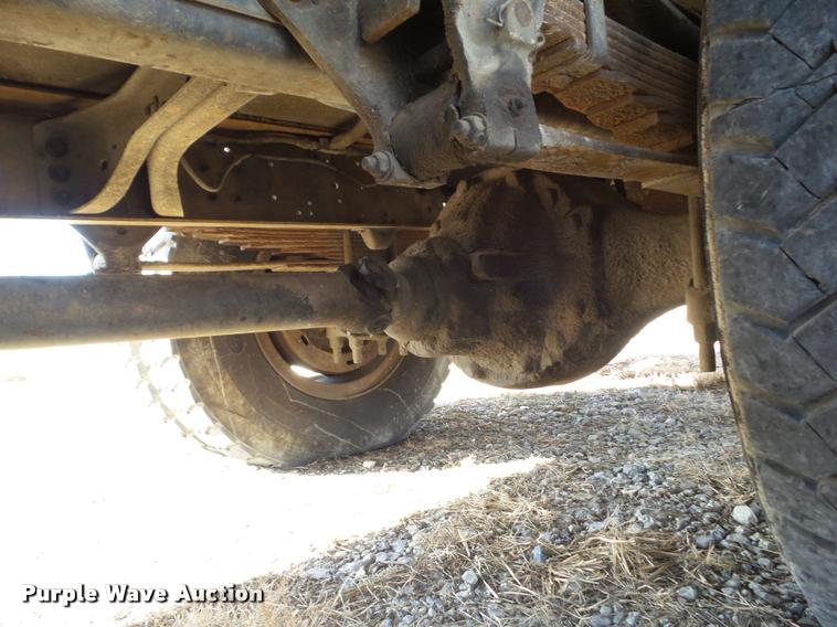 image for item BZ9976 1997 Ford F800 refuse truck