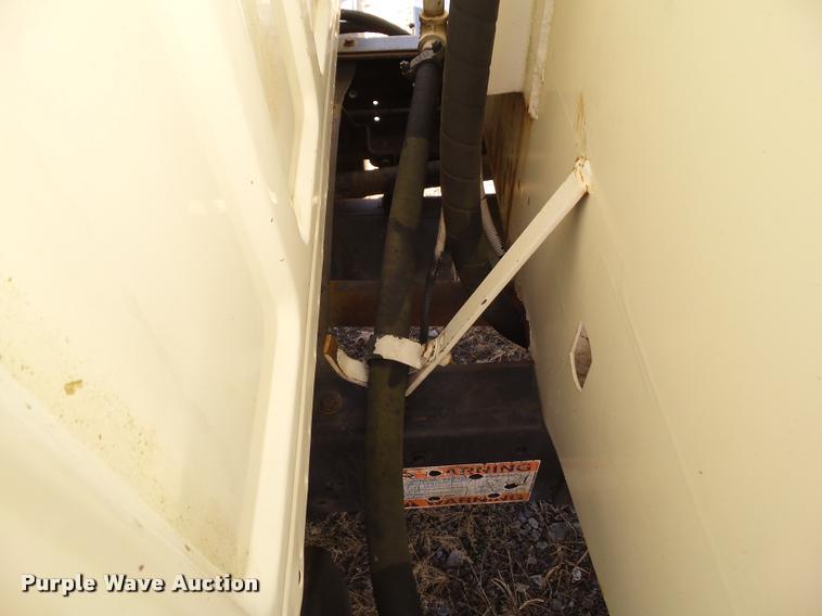 image for item BZ9976 1997 Ford F800 refuse truck