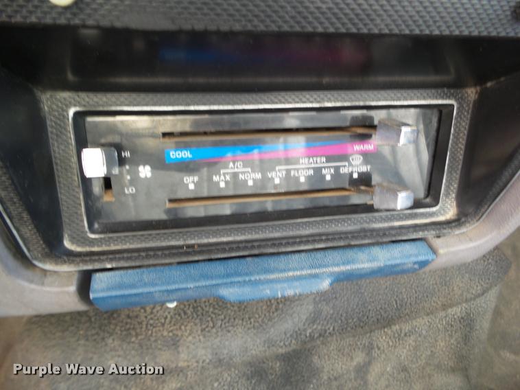 image for item BZ9976 1997 Ford F800 refuse truck