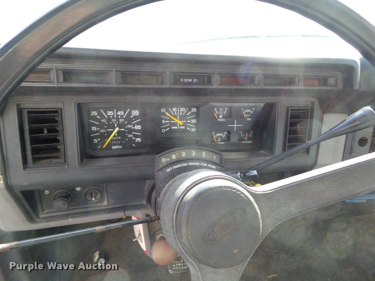 image for item BZ9976 1997 Ford F800 refuse truck