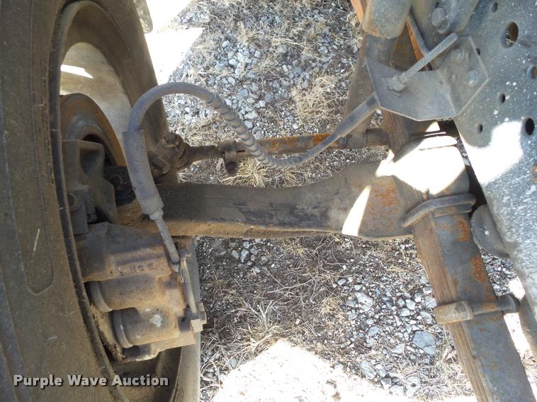 image for item BZ9976 1997 Ford F800 refuse truck