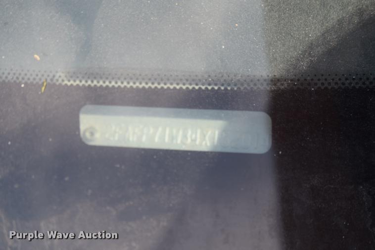 image for item CB9069 2004 Ford Crown Victoria Police Interceptor