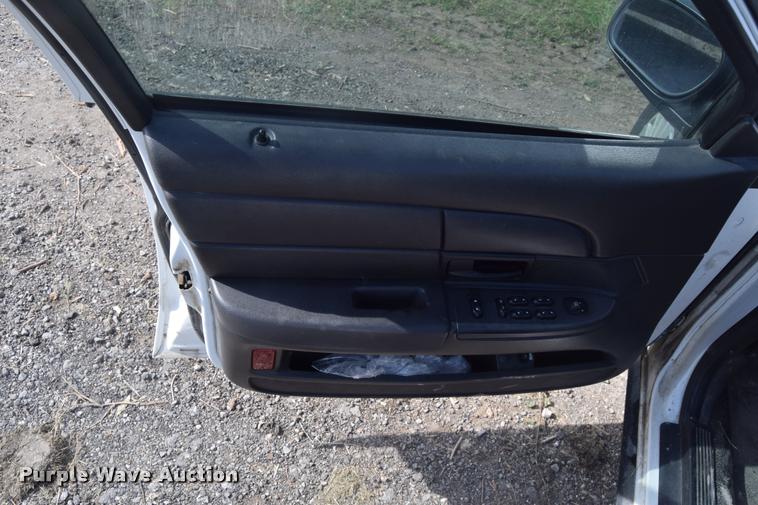 image for item CB9069 2004 Ford Crown Victoria Police Interceptor