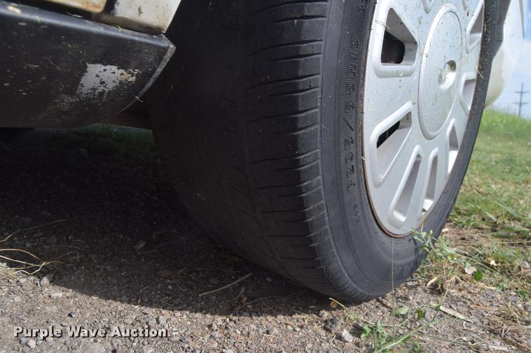 image for item CB9069 2004 Ford Crown Victoria Police Interceptor